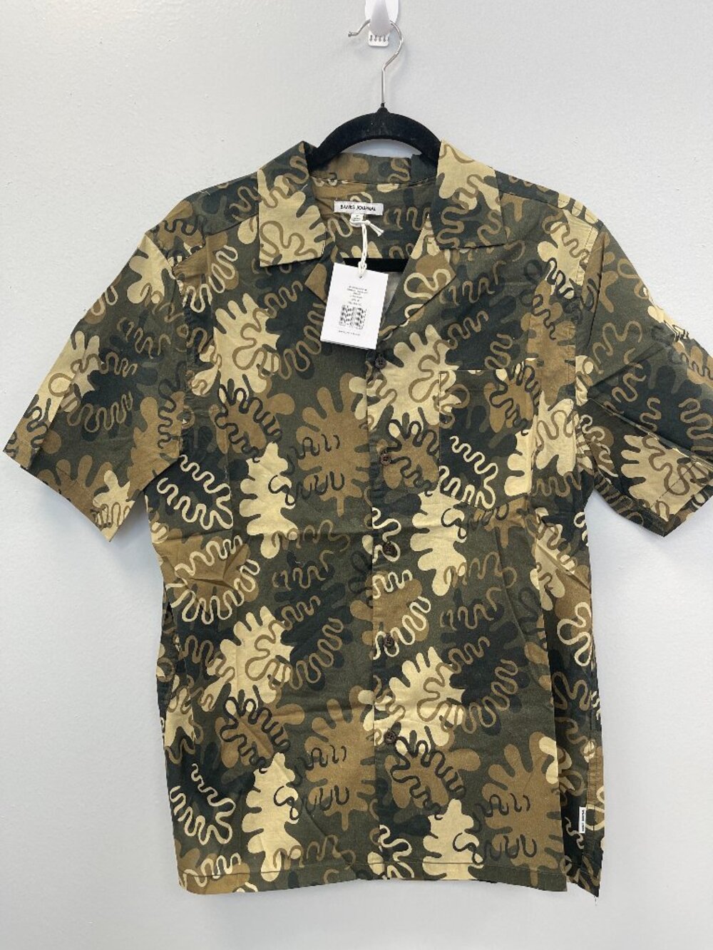 Banks Journal Camino Camo Short-Sleeve Shirt in Dark Olive - Medium - NWT